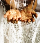 Cascade Pontius Pilate: Washing hands in water