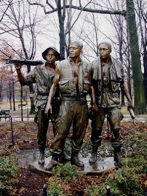 Bible warriors & soldiers: Gideon. Memorial statue of three soldiers