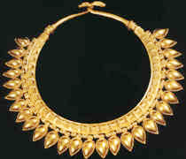 Beaten gold necklace from a tomb at Nimrud