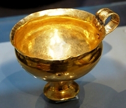 Gold drinking goblet