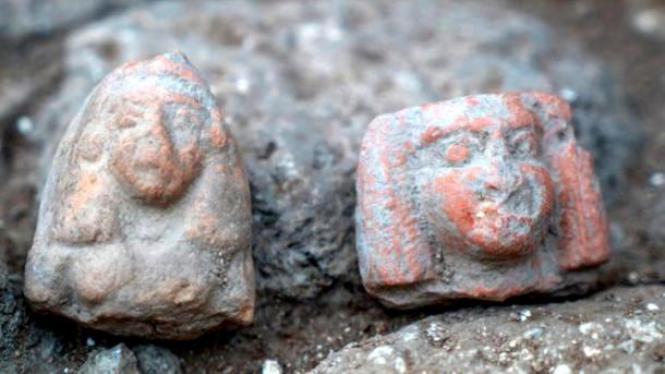 Female figurines found at Nahariyah
